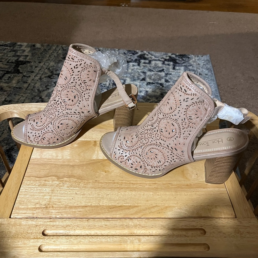 Hot Tomato Beige Peep-Toe Ankle Booties - Picture 3 of 4